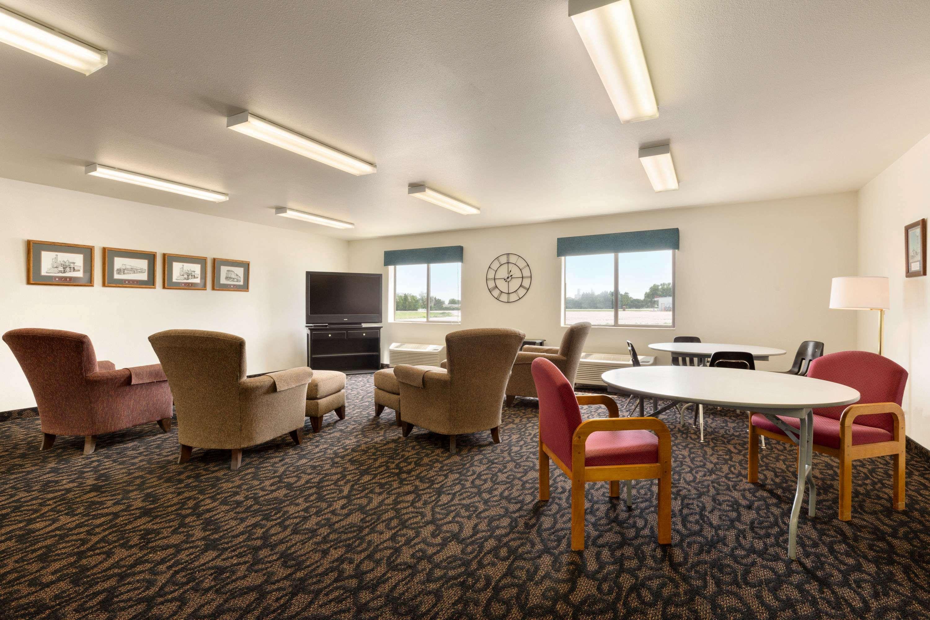 Travelodge By Wyndham Sharon Springs Екстериор снимка