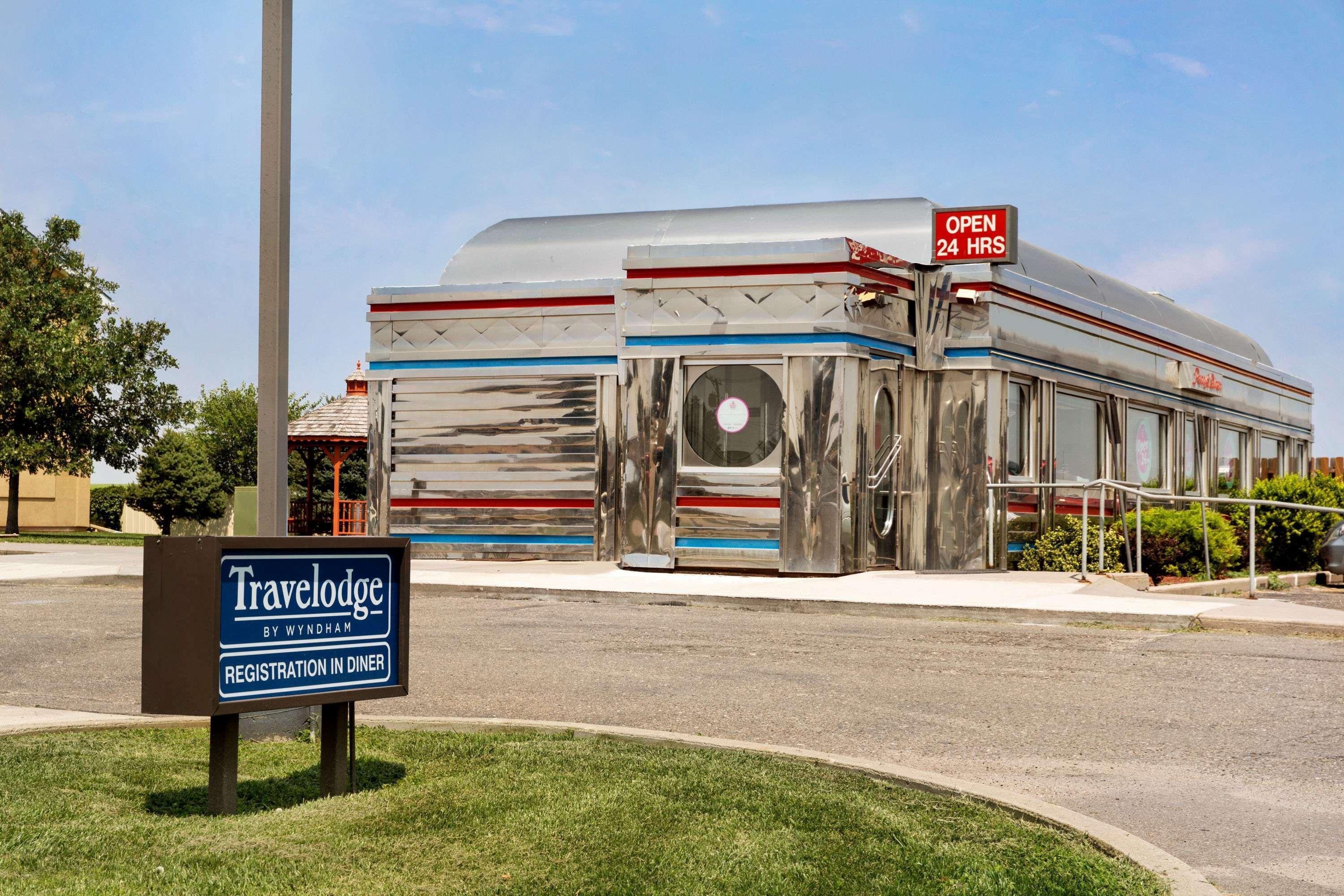 Travelodge By Wyndham Sharon Springs Екстериор снимка